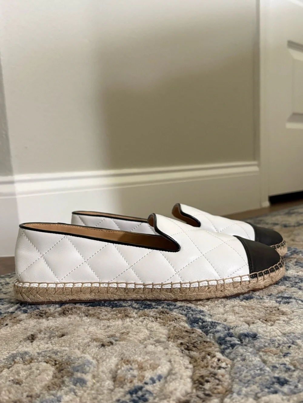 TALBOTS Women Izzy Quilted Nappa Espadrilles Leather Flat Shoes Size 8.5